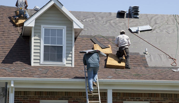 Roofing maintenance service